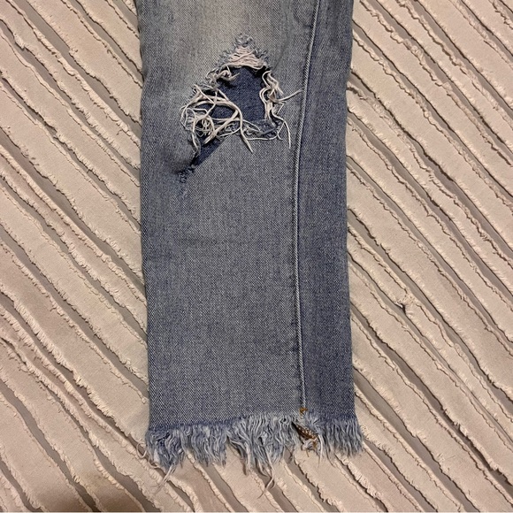 Kendall and Kylie Distressed Jeans - Picture 5 of 9